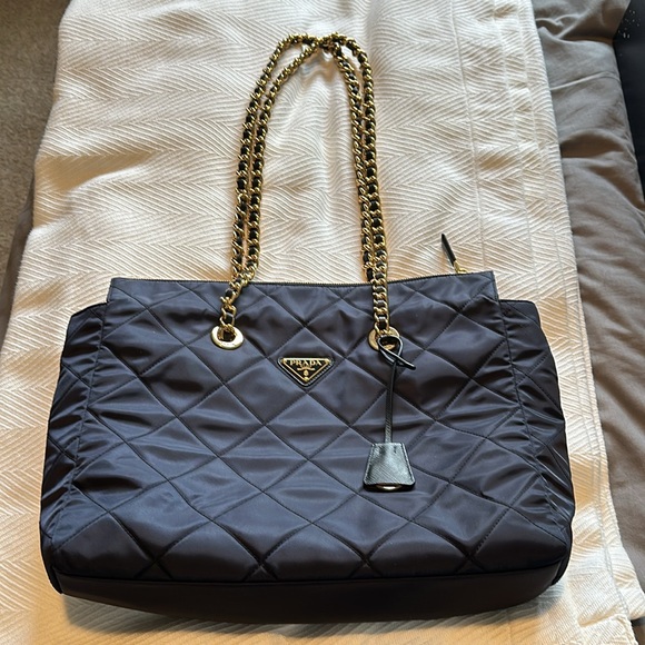 Prada Re-edition 1995 Chaine Large Re-nylon Tote Bag. Color -Blue. - Picture 4 of 11